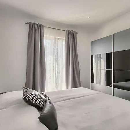 Hotel Deep Blue