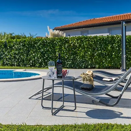 Hotel Deep Blue 4*